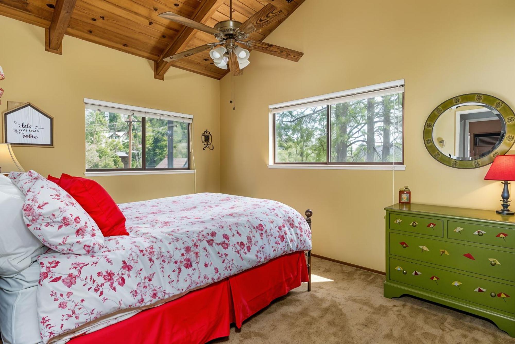 3 Wild Turkeys Family Friendly Holiday home *